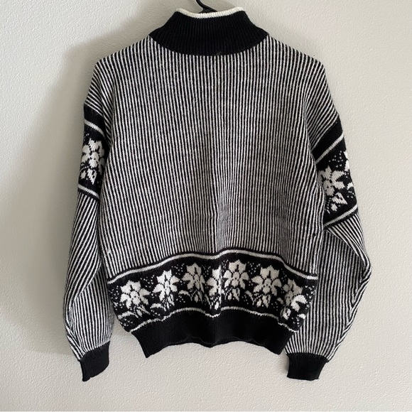 Ski Sweater - Picture 2 of 5